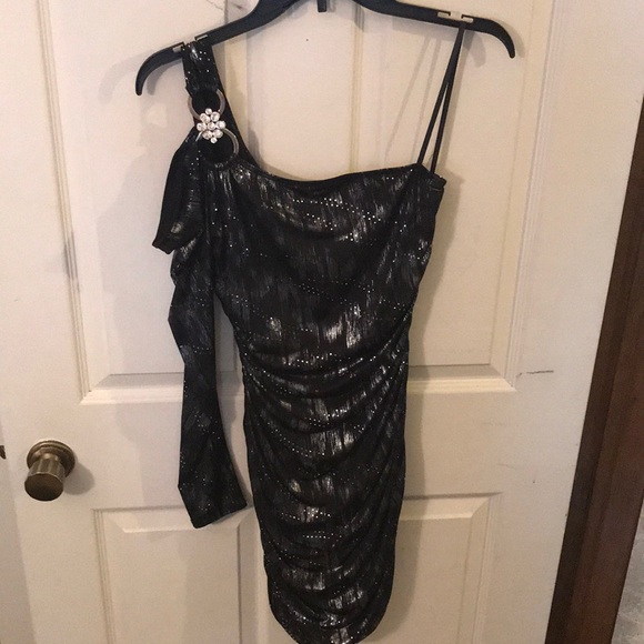 Black and silver one sleeve dress - Picture 1 of 2